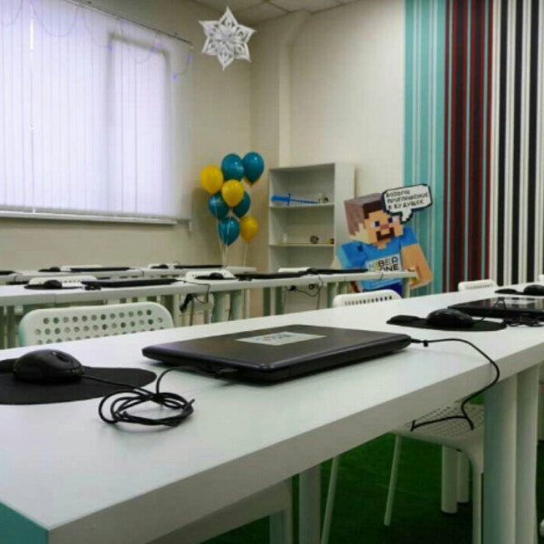 KIBERone для будущих КиберГероев в Ижевске! - КИБЕРшкола программирования для детей, компьютерные курсы для школьников, начинающих и подростков - KIBERone г. Ереван